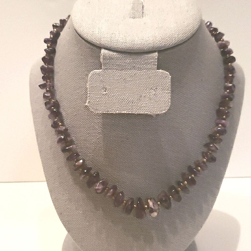 Purple stone chip and goldtone bead necklace